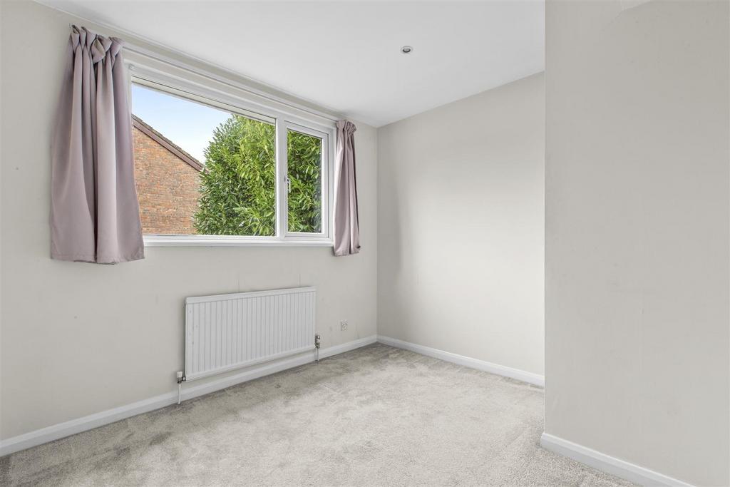 20a Maybrook Gardens, HP13 6 PJ-5.jpg