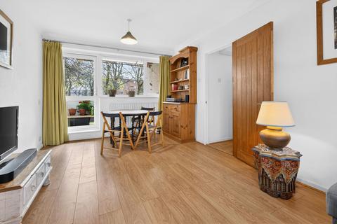 3 bedroom flat for sale, Dagnall Street, London SW11