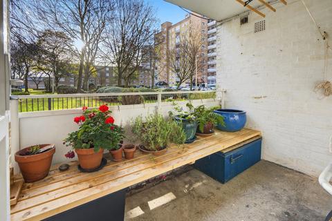 3 bedroom flat for sale, Dagnall Street, London SW11