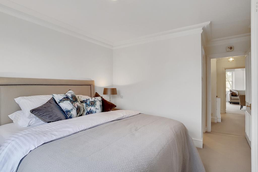 11 Master Bedroom 6