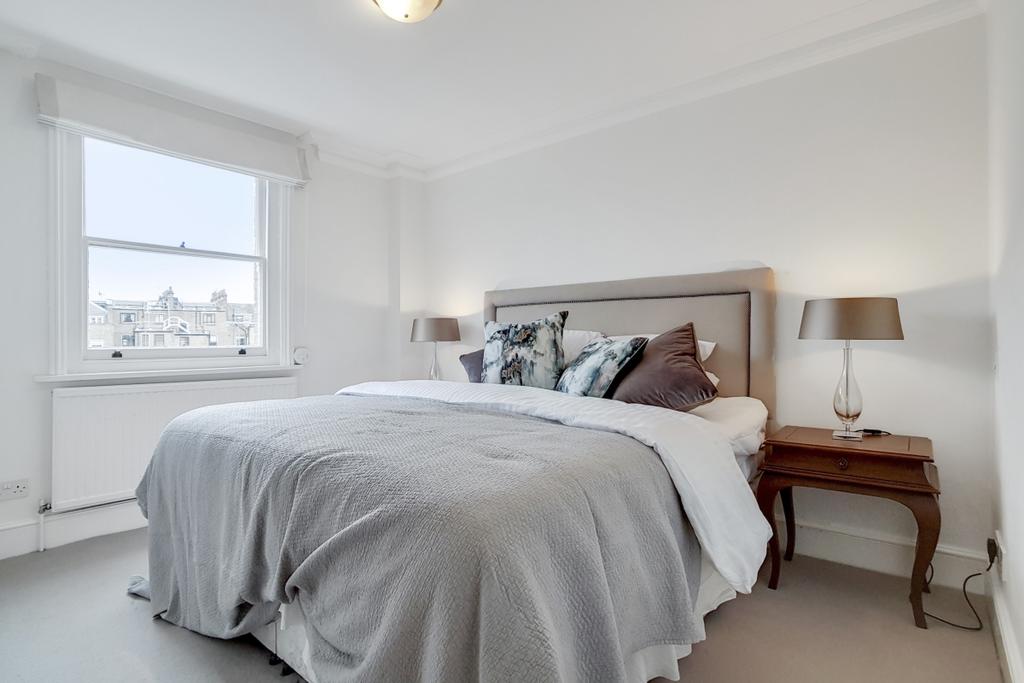 10 Master Bedroom 6