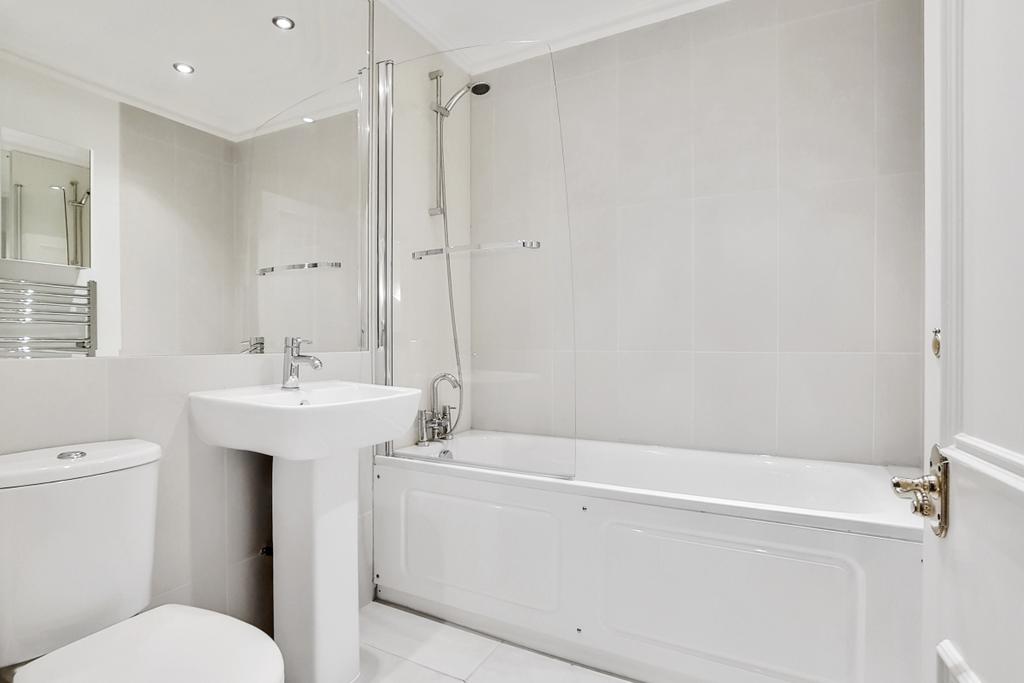 8 Bathroom 5
