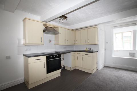 2 bedroom terraced house to rent, Market Street, Thornton, Bradford