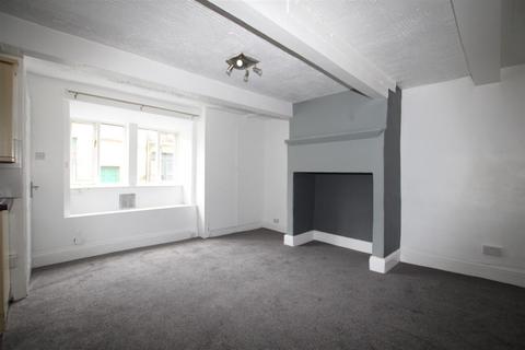 2 bedroom terraced house to rent, Market Street, Thornton, Bradford