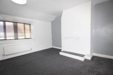 2 bedroom terraced house to rent, Market Street, Thornton, Bradford