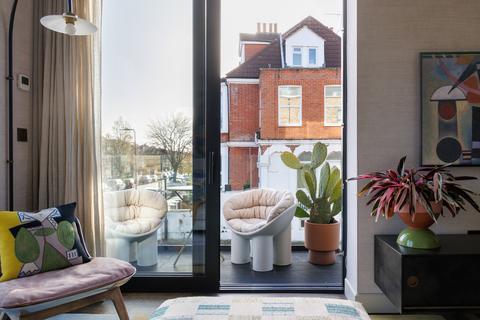 2 bedroom apartment for sale, Larden Hall Apartments, London W3