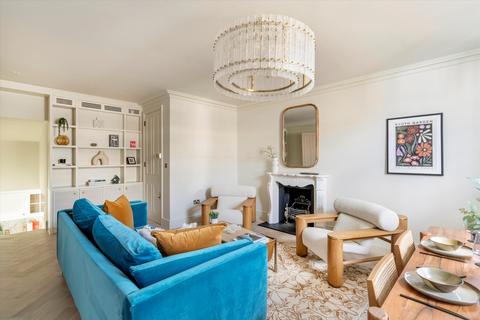 4 bedroom flat to rent, Pembridge Gardens, London, W2