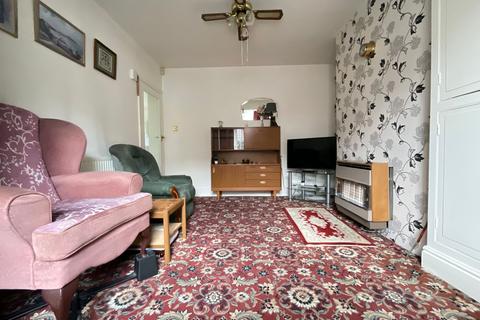 3 bedroom semi-detached house for sale, Manor Gardens, Scarborough, YO12