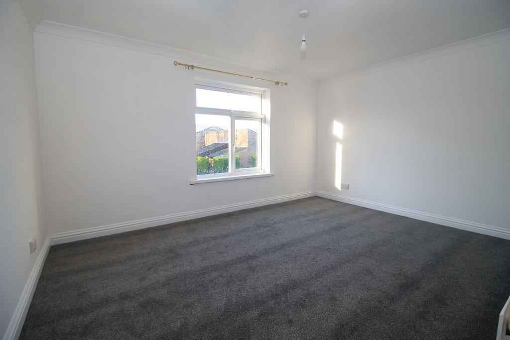 Main bedroom pic 1