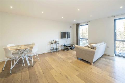 Kings Avenue, London SW4