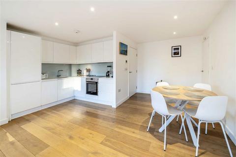 2 bedroom flat for sale, Kings Avenue, London SW4