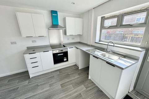 3 bedroom townhouse to rent, Napier Street, South Shields NE33