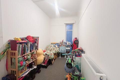 3 bedroom ground floor flat to rent, Derby Road, Bournemouth, BH1