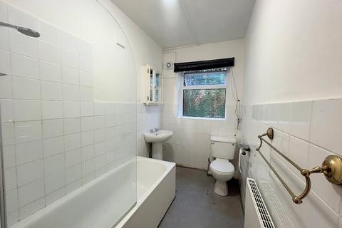 2 bedroom ground floor flat to rent, Derby Road, Bournemouth, BH1