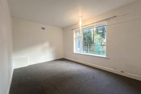 2 bedroom ground floor flat to rent, Derby Road, Bournemouth, BH1