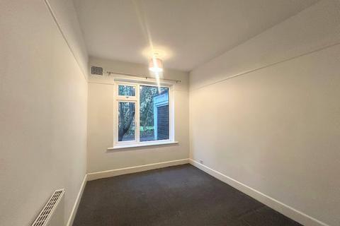 2 bedroom ground floor flat to rent, Derby Road, Bournemouth, BH1