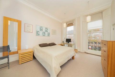1 bedroom flat to rent, Elgin Crescent, London W11