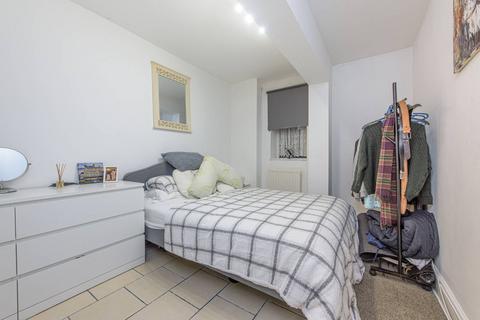 1 bedroom flat for sale, Beaconsfield Road, Friern Barnet, London, N11