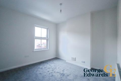 2 bedroom end of terrace house to rent, Stanhope Road, Swadlincote, DE11 9BQ.