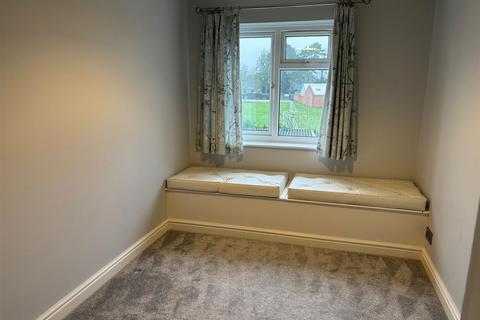 2 bedroom flat to rent, Gifford Court, Market Harborough