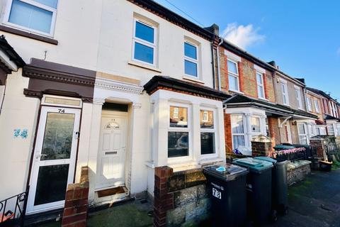 3 bedroom terraced house to rent, Havelock Road, Gravesend, DA11