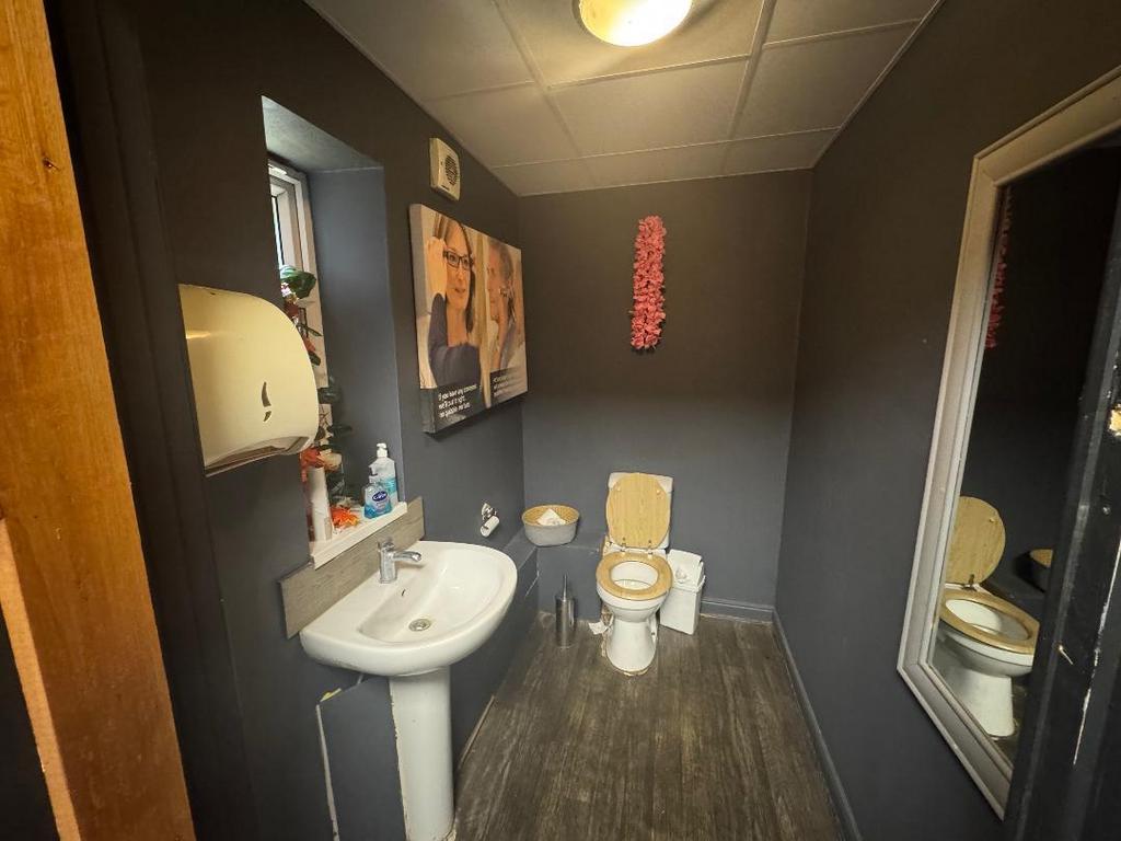 WC.jpg