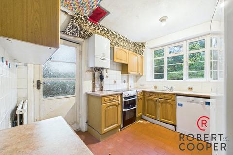 4 bedroom detached house for sale, Cedar Drive, Hatch End, Middlesex, HA5