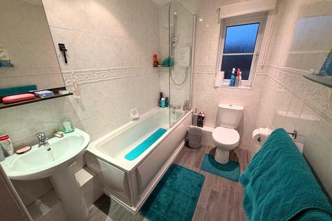 2 bedroom apartment for sale, Holmebrook Drive, Horwich, Bolton, Greater Manchester, BL6
