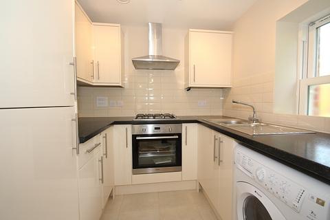 Studio to rent, Claremont Court, Woking GU21