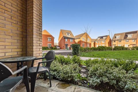 2 bedroom flat for sale, Brocade Road, Andover