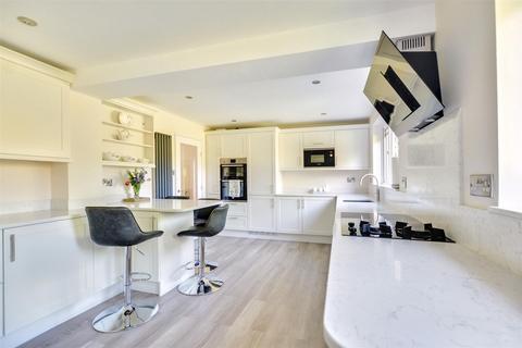 4 bedroom detached house for sale, Grangelea Gardens, Bramcote, Nottingham