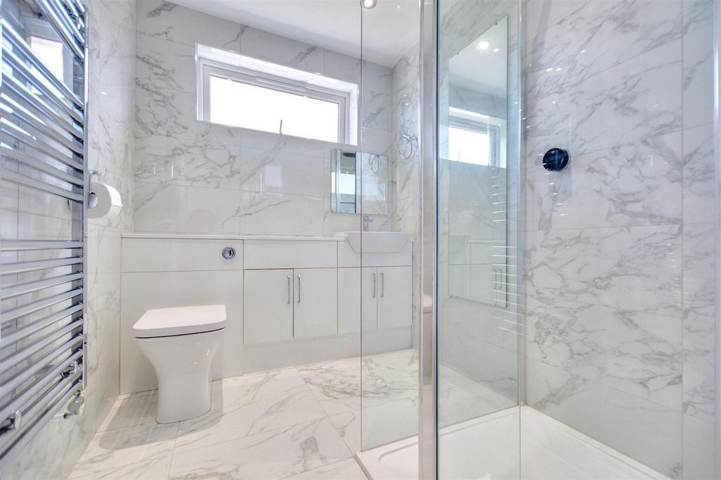Bathroom 2.jpeg