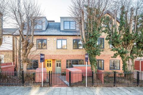 4 bedroom terraced house for sale, Cricklade Avenue, Streatham SW2