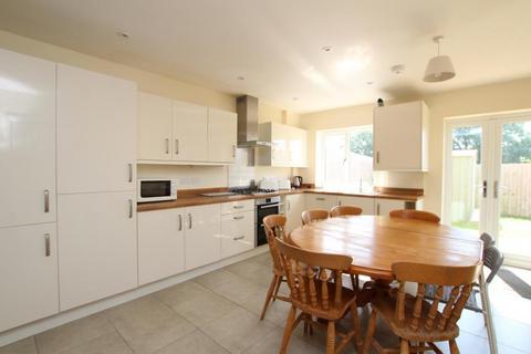 6 bedroom terraced house to rent, Foxglove Close, Bristol BS34