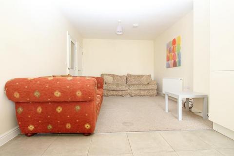 6 bedroom terraced house to rent, Foxglove Close, Bristol BS34