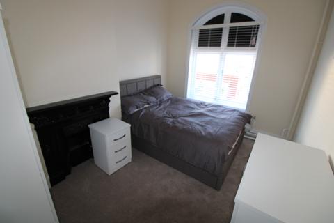 1 bedroom in a house share to rent, High Street, Burton upon Trent DE14