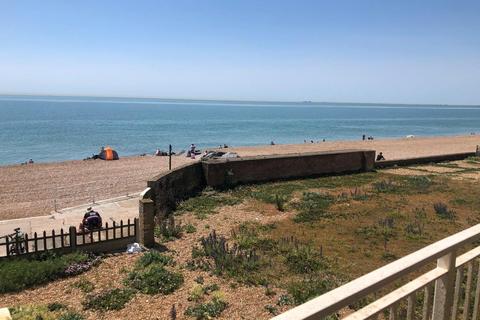 2 bedroom flat for sale, Sandgate High Street, Sandgate