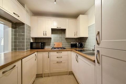 2 bedroom flat for sale, Sandgate High Street, Sandgate