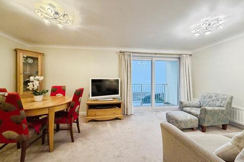 2 bedroom flat for sale, Sandgate High Street, Sandgate