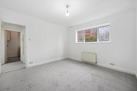 2 bedroom flat for sale, Rosemont Road, Acton