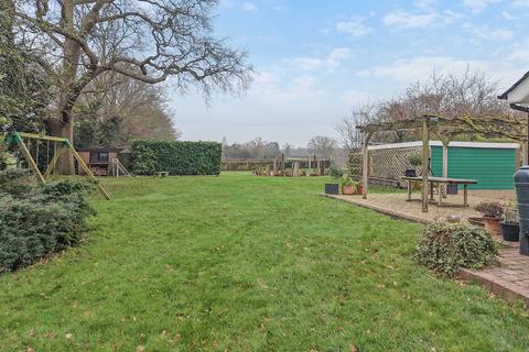 4 bedroom detached house for sale, Chapel Road, Smallfield, Horley, Surrey, RH6