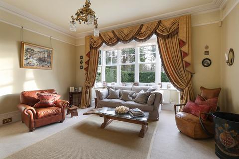 4 bedroom detached house for sale, Chapel Road, Smallfield, Horley, Surrey, RH6