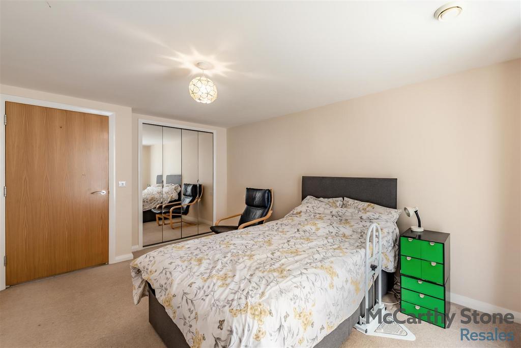8674139-interior16.jpg