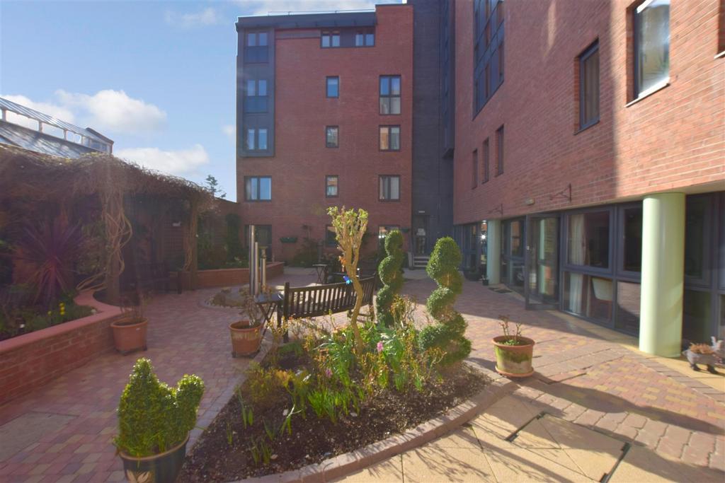 Forest Court- External.jpg