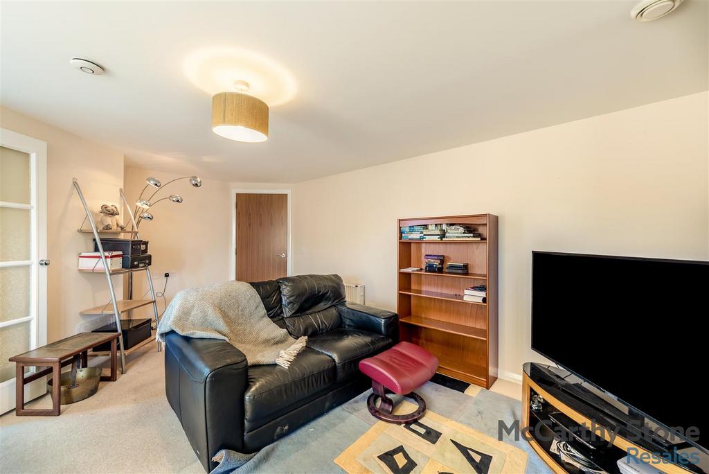 8674139-interior10.jpg