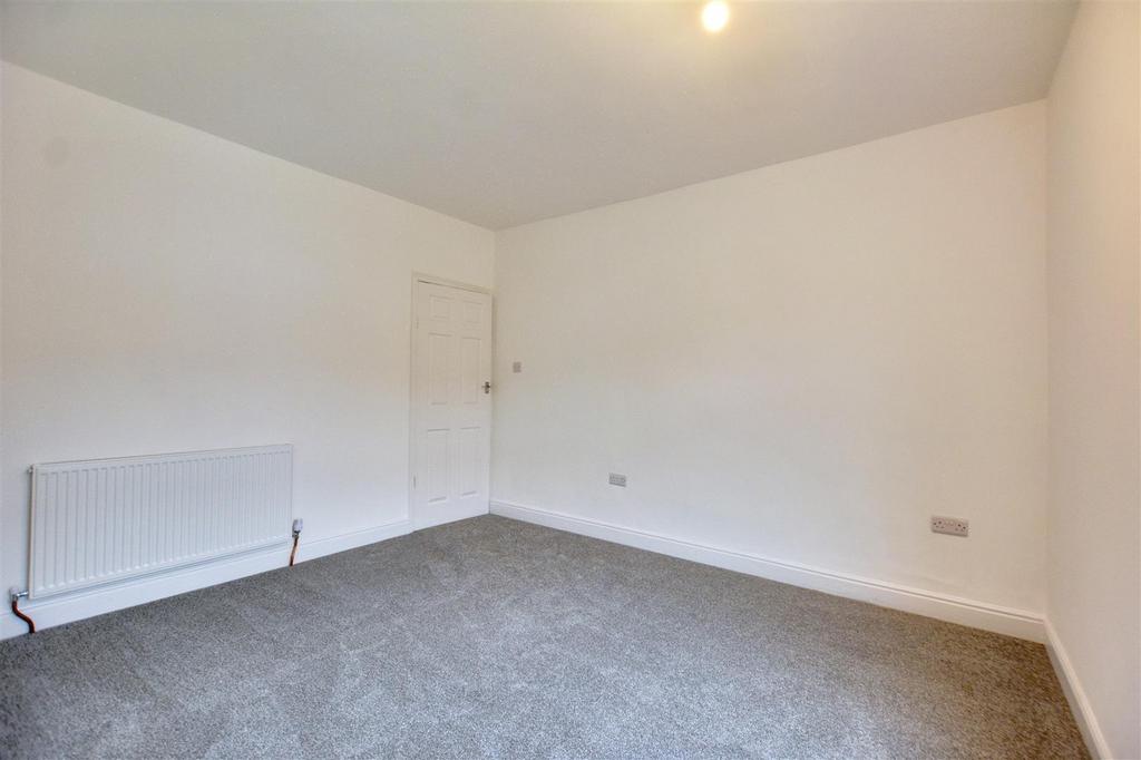 Bedroom 1 2.jpeg