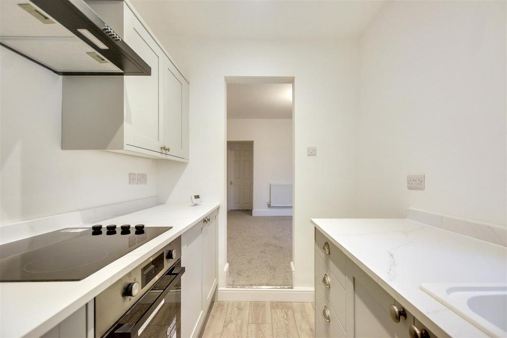 Kitchen 2.jpeg