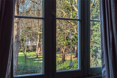 4 bedroom terraced house for sale, Lonsdale Square, Barnsbury, Islington, London, N1