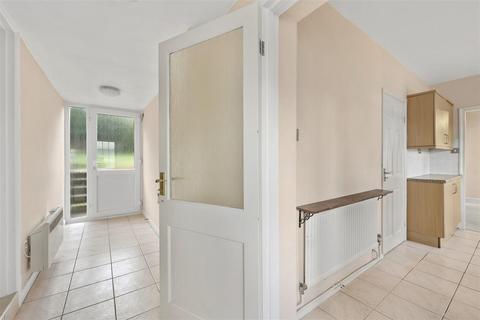 undefined, Centre Drive, Epping
