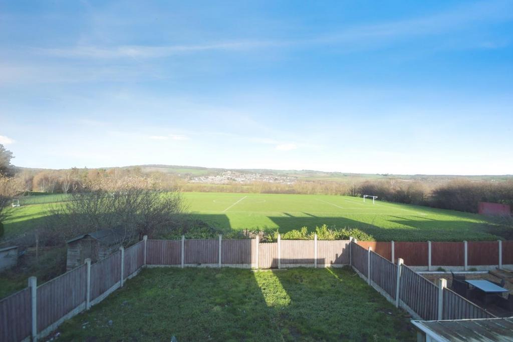 REAR GARDEN 05.jpg